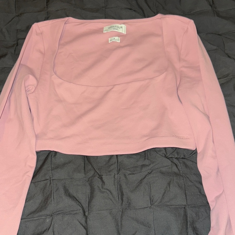 Aritzia Light Pink Long Sleeve Crop Top S